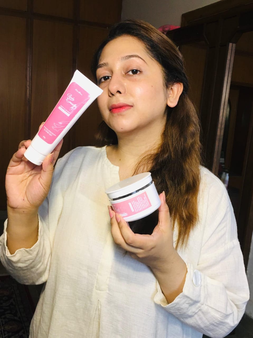 Body whitening combo  (scrub + cream) by its skin glow